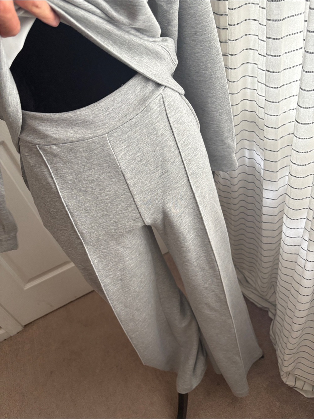 Cozy Wide-Leg sweat shirt and pants set in Light Gray - Picture 7 of 8